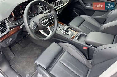 Внедорожник / Кроссовер Audi Q5 2018 в 