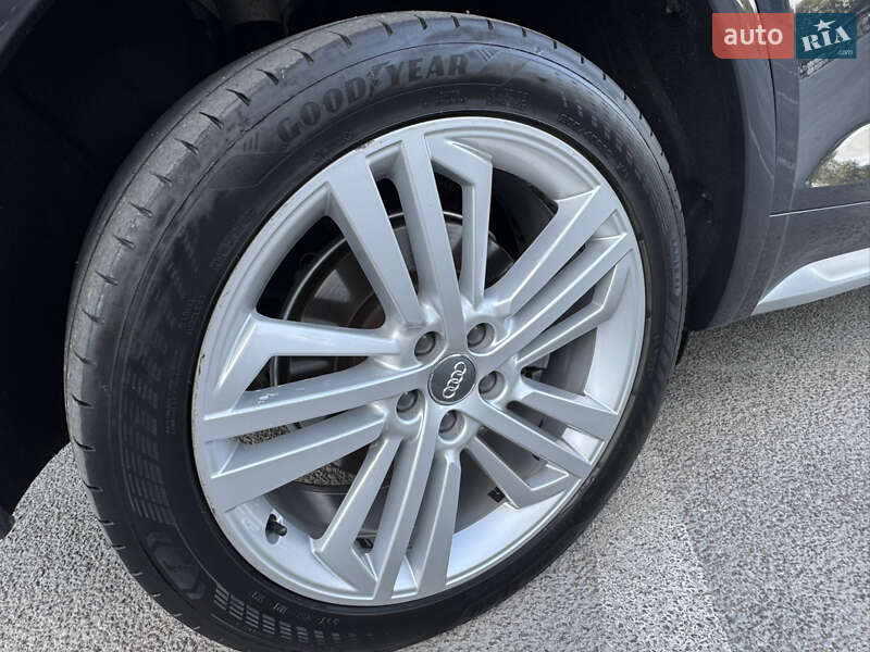 Внедорожник / Кроссовер Audi Q5 2019 в Львове