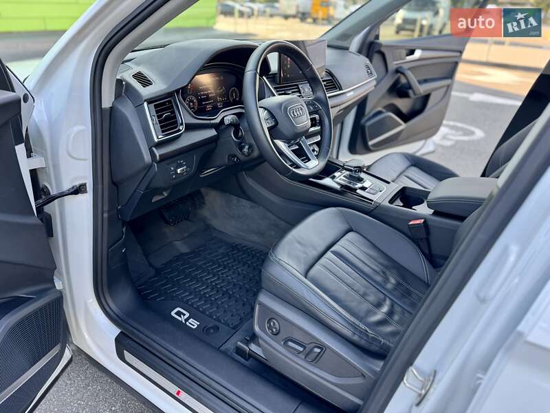 Внедорожник / Кроссовер Audi Q5 2023 в Киеве