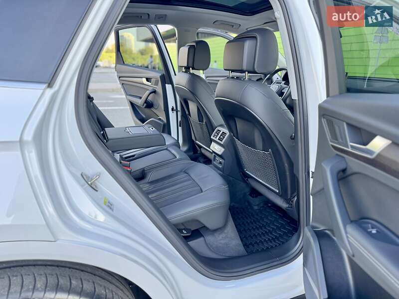 Внедорожник / Кроссовер Audi Q5 2023 в Киеве