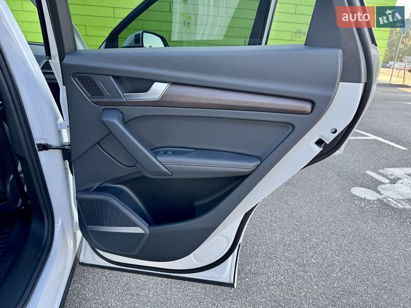 Внедорожник / Кроссовер Audi Q5 2023 в Киеве