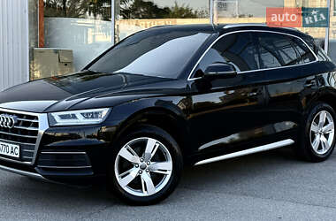 Внедорожник / Кроссовер Audi Q5 2018 в 