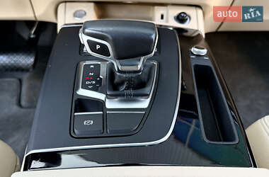 Внедорожник / Кроссовер Audi Q5 2018 в 