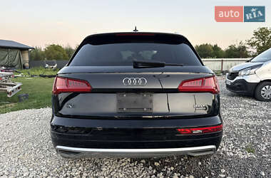 Внедорожник / Кроссовер Audi Q5 2018 в 