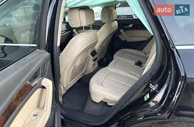 Внедорожник / Кроссовер Audi Q5 2018 в 