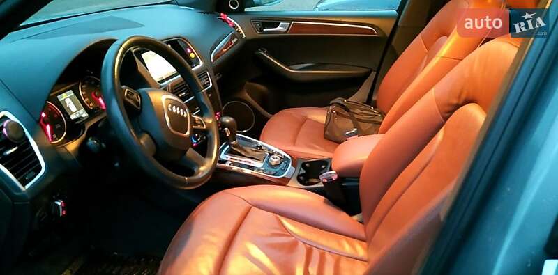 Внедорожник / Кроссовер Audi Q5 2011 в Конотопе