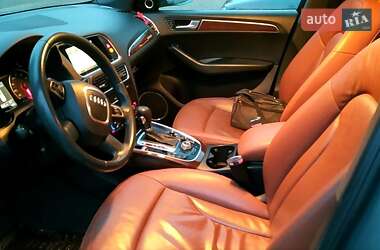 Внедорожник / Кроссовер Audi Q5 2011 в 