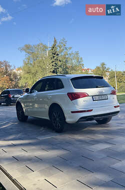 Внедорожник / Кроссовер Audi Q5 2012 в 