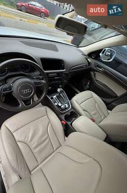 Внедорожник / Кроссовер Audi Q5 2016 в 