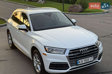 Внедорожник / Кроссовер Audi Q5 2018 в 