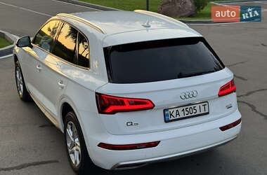 Внедорожник / Кроссовер Audi Q5 2018 в 