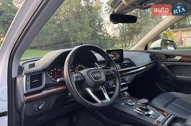 Внедорожник / Кроссовер Audi Q5 2018 в 
