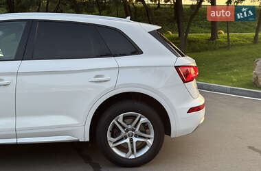 Внедорожник / Кроссовер Audi Q5 2018 в 