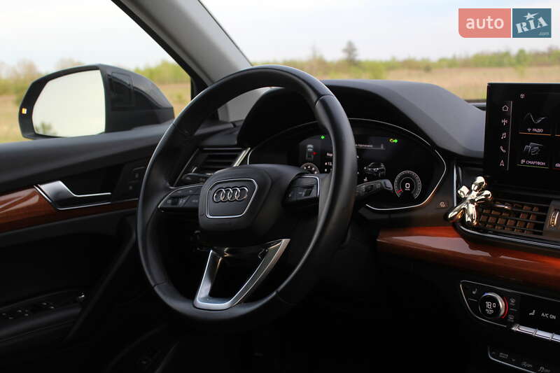 Внедорожник / Кроссовер Audi Q5 2021 в Киеве