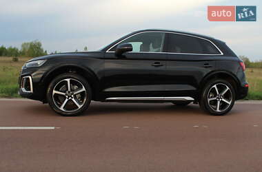 Внедорожник / Кроссовер Audi Q5 2021 в 