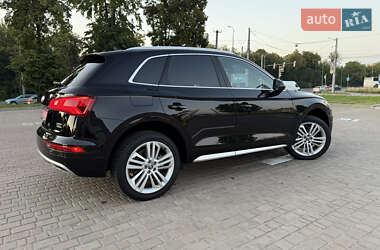 Внедорожник / Кроссовер Audi Q5 2018 в 