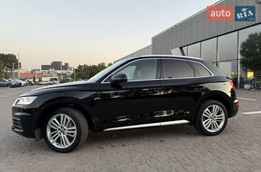 Внедорожник / Кроссовер Audi Q5 2018 в 