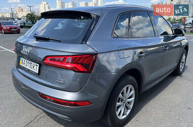 Внедорожник / Кроссовер Audi Q5 2017 в 