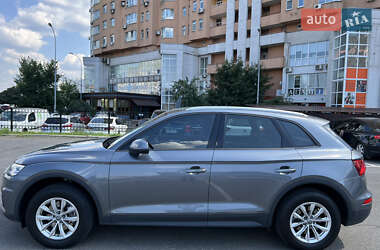 Внедорожник / Кроссовер Audi Q5 2017 в 
