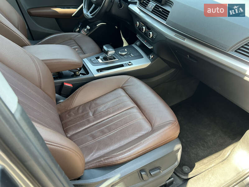 Внедорожник / Кроссовер Audi Q5 2017 в Киеве