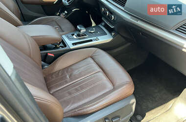 Внедорожник / Кроссовер Audi Q5 2017 в 