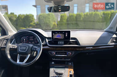 Внедорожник / Кроссовер Audi Q5 2018 в 