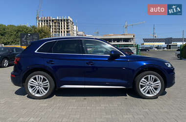 Внедорожник / Кроссовер Audi Q5 2018 в 
