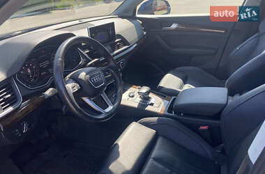 Внедорожник / Кроссовер Audi Q5 2018 в 