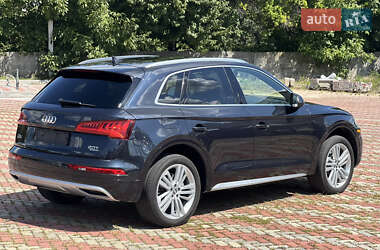 Внедорожник / Кроссовер Audi Q5 2017 в 