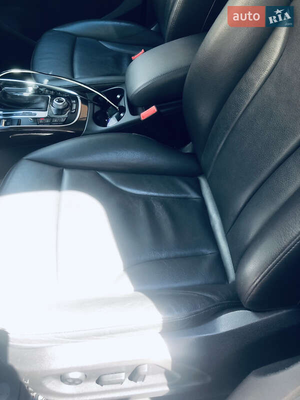 Внедорожник / Кроссовер Audi Q5 2011 в Ужгороде