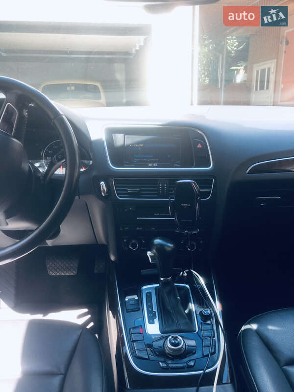 Внедорожник / Кроссовер Audi Q5 2011 в Ужгороде