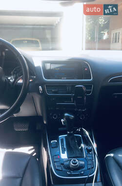 Внедорожник / Кроссовер Audi Q5 2011 в 