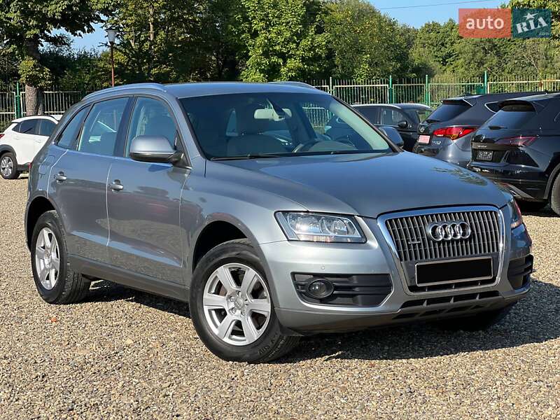 Внедорожник / Кроссовер Audi Q5 2011 в 