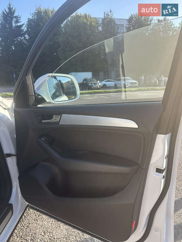 Внедорожник / Кроссовер Audi Q5 2015 в Ровно