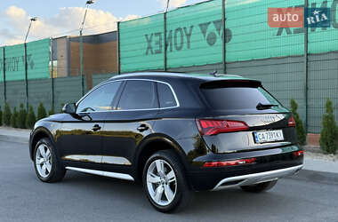 Внедорожник / Кроссовер Audi Q5 2017 в 