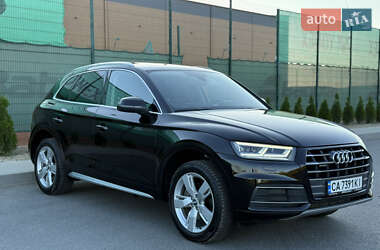 Внедорожник / Кроссовер Audi Q5 2017 в 