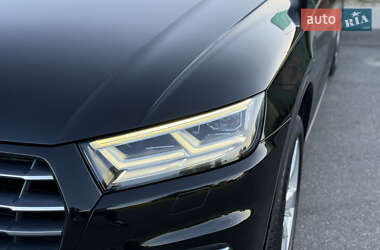 Внедорожник / Кроссовер Audi Q5 2017 в 