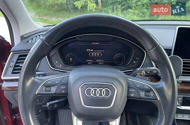 Внедорожник / Кроссовер Audi Q5 2017 в 