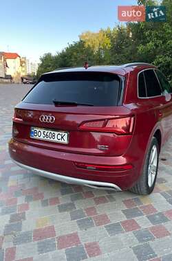 Внедорожник / Кроссовер Audi Q5 2017 в 