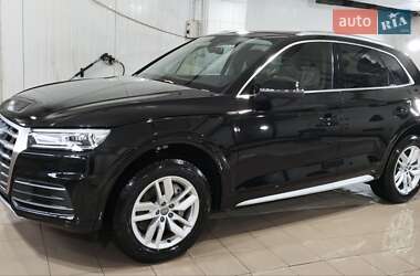 Внедорожник / Кроссовер Audi Q5 2020 в 