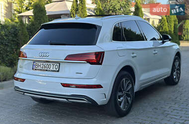 Внедорожник / Кроссовер Audi Q5 2021 в 