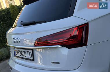 Внедорожник / Кроссовер Audi Q5 2021 в 