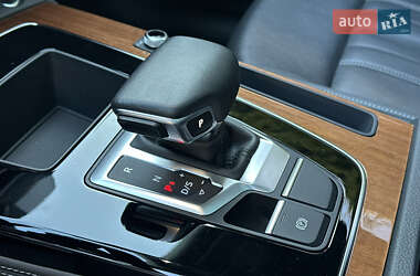 Внедорожник / Кроссовер Audi Q5 2021 в 