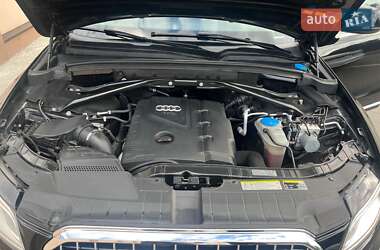 Внедорожник / Кроссовер Audi Q5 2012 в 