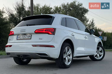 Внедорожник / Кроссовер Audi Q5 2018 в 