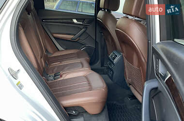 Внедорожник / Кроссовер Audi Q5 2018 в 