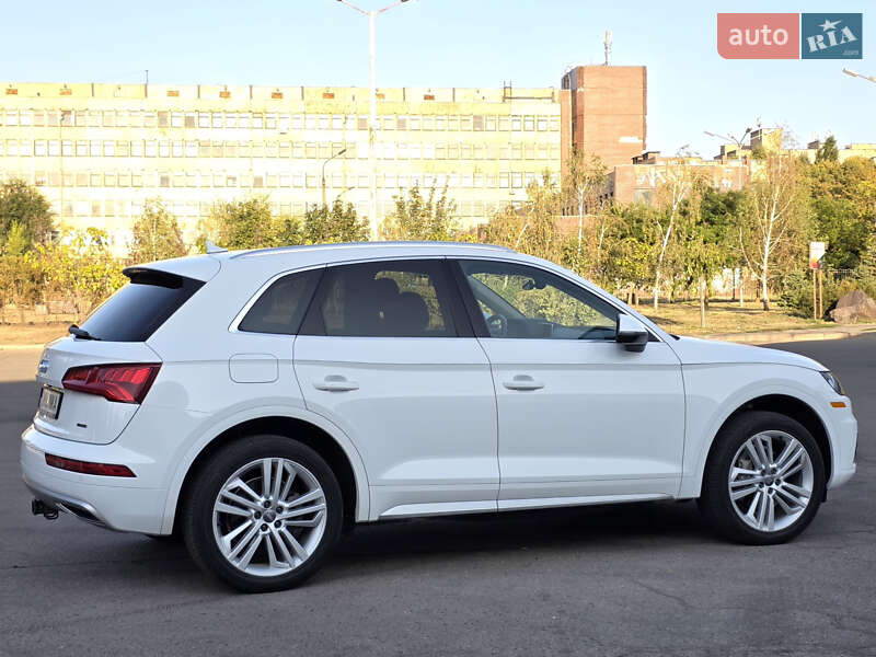 Внедорожник / Кроссовер Audi Q5 2019 в Ужгороде