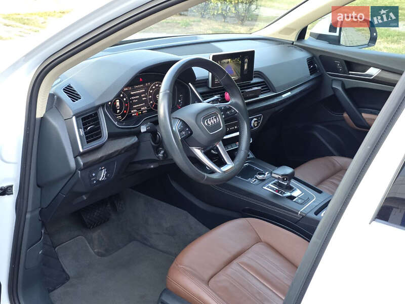 Внедорожник / Кроссовер Audi Q5 2019 в Ужгороде