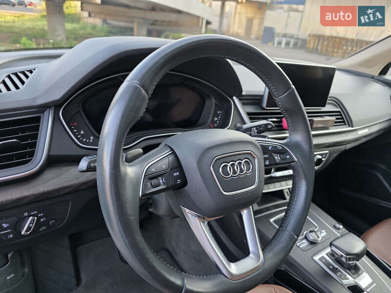 Внедорожник / Кроссовер Audi Q5 2019 в Ужгороде