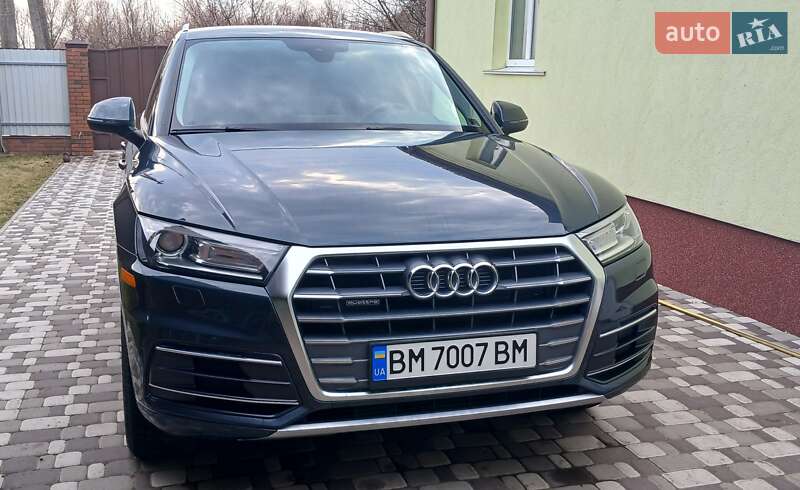 Внедорожник / Кроссовер Audi Q5 2017 в 